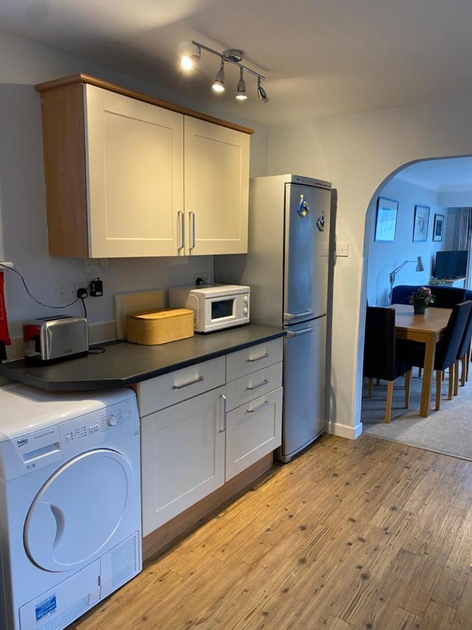 Trafalgar, Lovely Ground Floor Flat With Outside Patio Garden, Minutes Walk To Seafront Seaview Exterior foto
